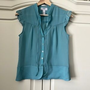 Old Navy size S sleeveless blouse.